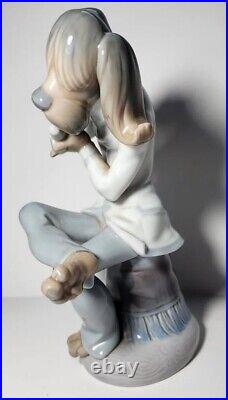 Vintage Lladro Figurine, Singing Dog 1155