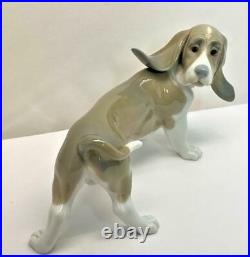 Vintage Lladro Porcelain Dog Figurine Basset Hound 1066