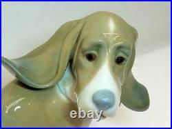 Vintage Lladro Porcelain Dog Figurine Basset Hound 1066