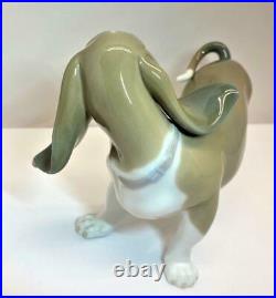 Vintage Lladro Porcelain Dog Figurine Basset Hound 1066