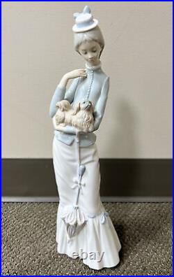 Vintage Lladro Porcelain Figurine WALK WITH THE DOG 4893 Woman Holding Pekingese