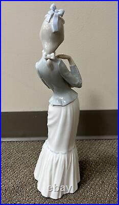 Vintage Lladro Porcelain Figurine WALK WITH THE DOG 4893 Woman Holding Pekingese