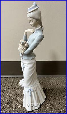 Vintage Lladro Porcelain Figurine WALK WITH THE DOG 4893 Woman Holding Pekingese