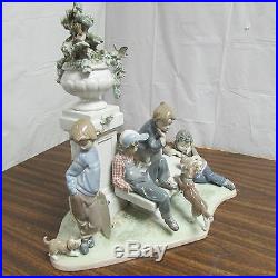 Vintage Lladro Puppy Dog Tails #5539 Collectible Figurine Look