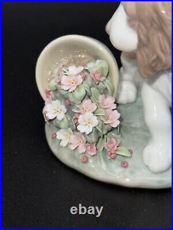 Vintage Lladro Spain #7672'It Wasn't Me!' Dog Flowers Porcelain Figurine