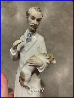 Vintage Lladro Veterinarian Vaccinating Dog #4825 Retired Large Figurine