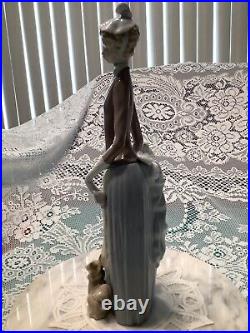 Vintage Lladro Woman With Dog # 4761 withbox Mint Fast Shipper