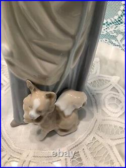 Vintage Lladro Woman With Dog # 4761 withbox Mint Fast Shipper