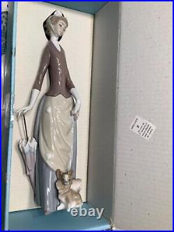 Vintage Lladro Woman With Dog # 4761 withbox Mint Fast Shipper