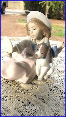 Vtg Lladro Spain 5468 Whos The Fairest Girl Dog Mirror 5 3/4h 1987