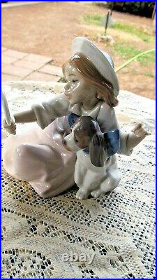 Vtg Lladro Spain 5468 Whos The Fairest Girl Dog Mirror 5 3/4h 1987