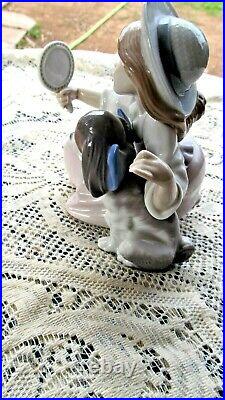 Vtg Lladro Spain 5468 Whos The Fairest Girl Dog Mirror 5 3/4h 1987