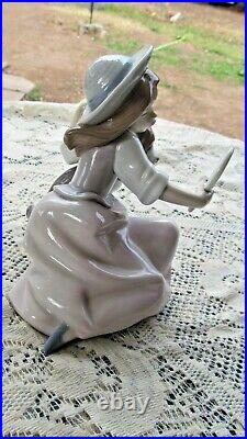 Vtg Lladro Spain 5468 Whos The Fairest Girl Dog Mirror 5 3/4h 1987