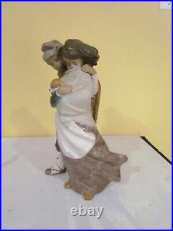 Wintery Lladro #1279 Facing The Wind Boy+girl+puppy-gres Finish Excellent