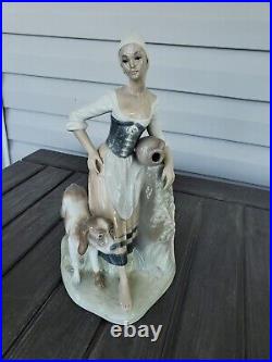 Zaphir LLadro 14 h COUNTRY LASS with DOG Figurine, Glossy Porcelain, 1982 Retired