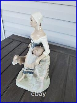 Zaphir LLadro 14 h COUNTRY LASS with DOG Figurine, Glossy Porcelain, 1982 Retired